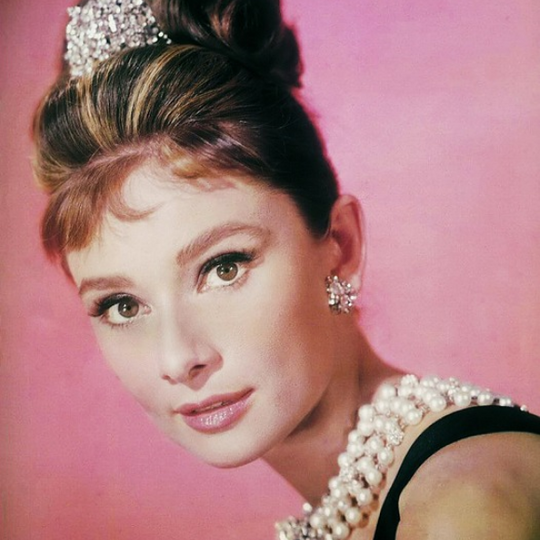 SHAKEN, NOT STIRRED: THE SLINGSBY TOP 7 MOVIES FEATURING A GUEST APPEARANCE FROM GIN