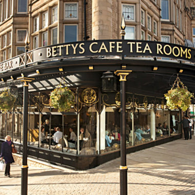 SHOP LOCAL: OUR GUIDE TO THE PERFECT DAY OUT IN HARROGATE
