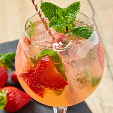4 MUST-TRY GIN AND STRAWBERRY CREATIONS
